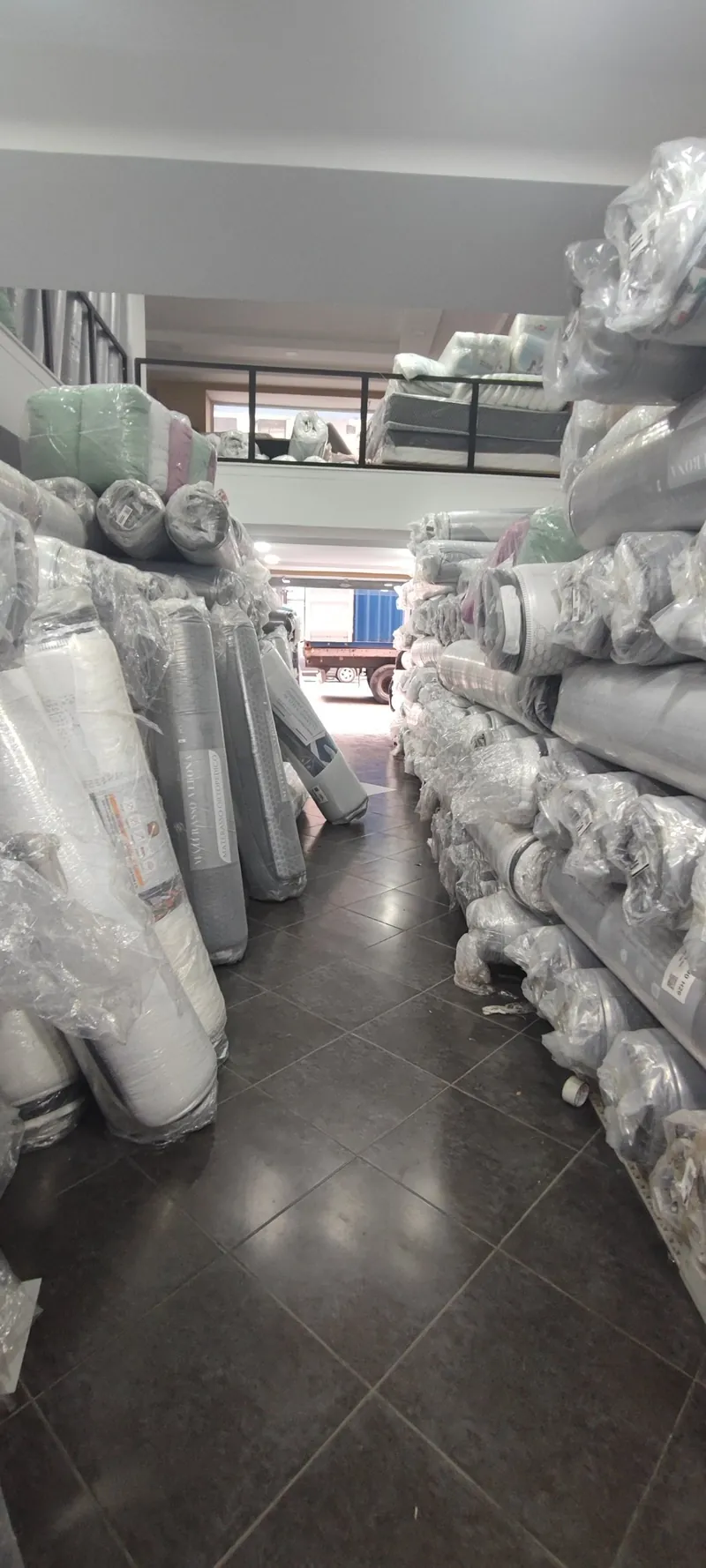 Matelas roulés italiens en stock